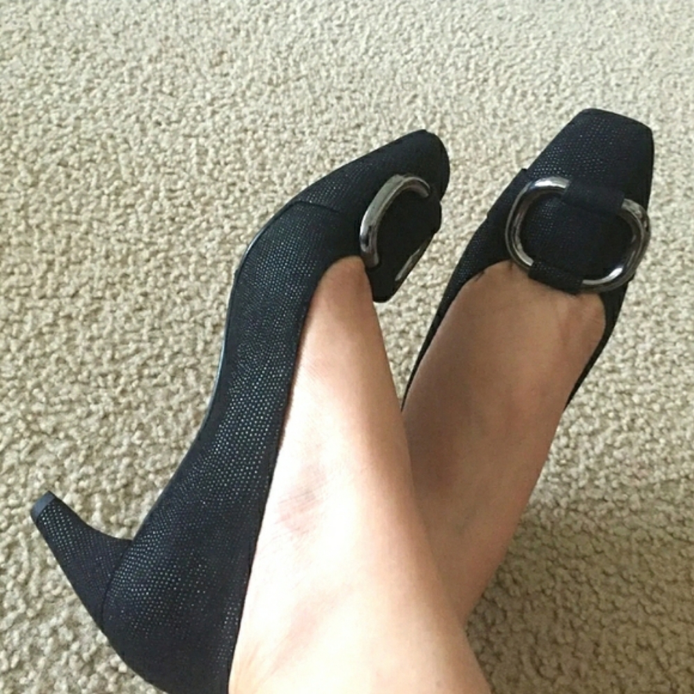 Stuart Weitzman Black Leather rubber sole embossed heel pumps square toe US 7.5